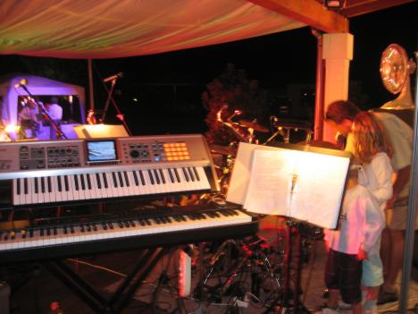 Party 226.jpg   36kb   26.03.2021 22:26:02